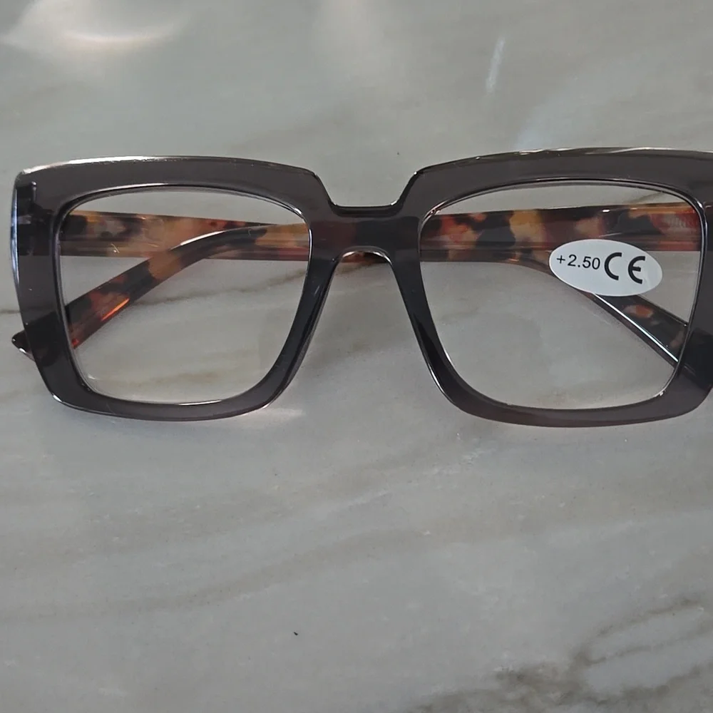 2fer Designer style 2.5 Retro trend readers 
